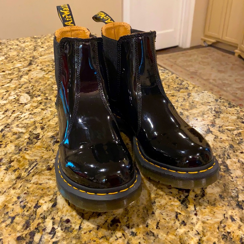 Dr.Martens 2976 patent leather Chelsea boots